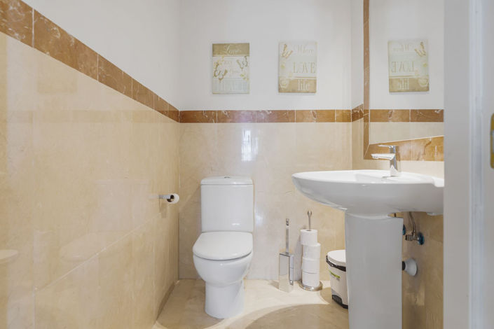 Image No.24-5 Bed House for sale