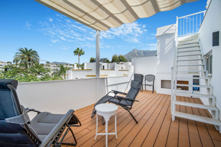Image No.2-4 Bed House for sale