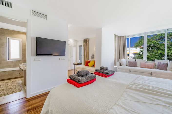 Image No.20-4 Bed House for sale