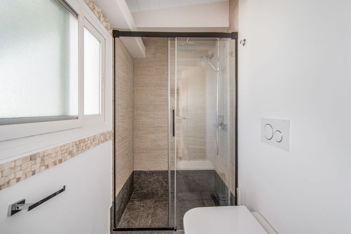 Image No.21-4 Bed House for sale