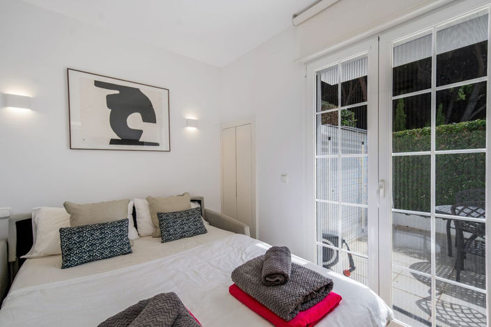 Image No.25-4 Bed House for sale