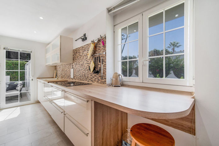 Image No.5-4 Bed House for sale