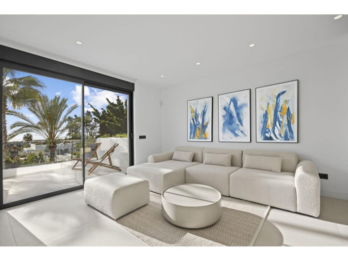 Image No.12-3 Bed Apartment for sale