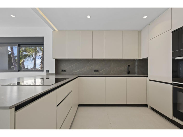 Image No.16-3 Bed Apartment for sale