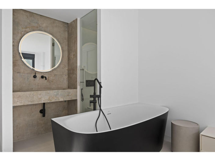Image No.18-3 Bed Apartment for sale