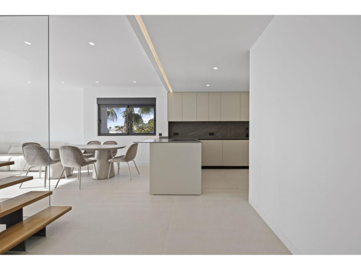 Image No.9-3 Bed Apartment for sale