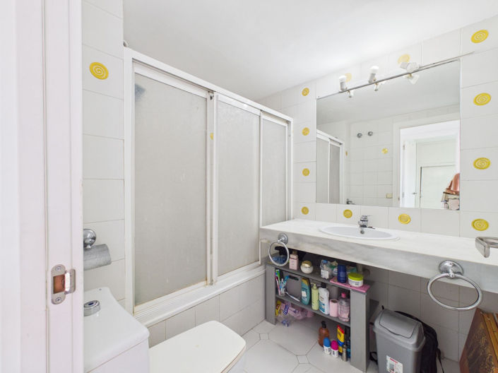 Image No.8-3 Bed Apartment for sale