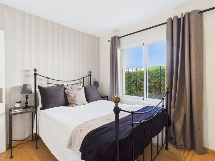 Image No.14-6 Bed House for sale