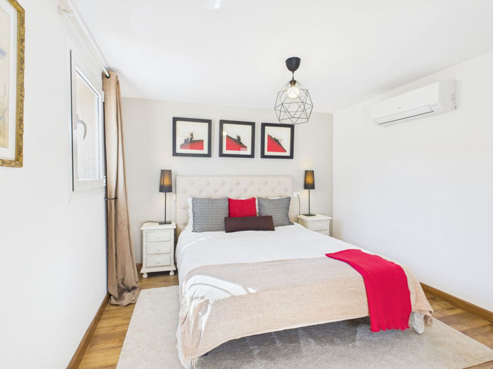 Image No.16-6 Bed House for sale