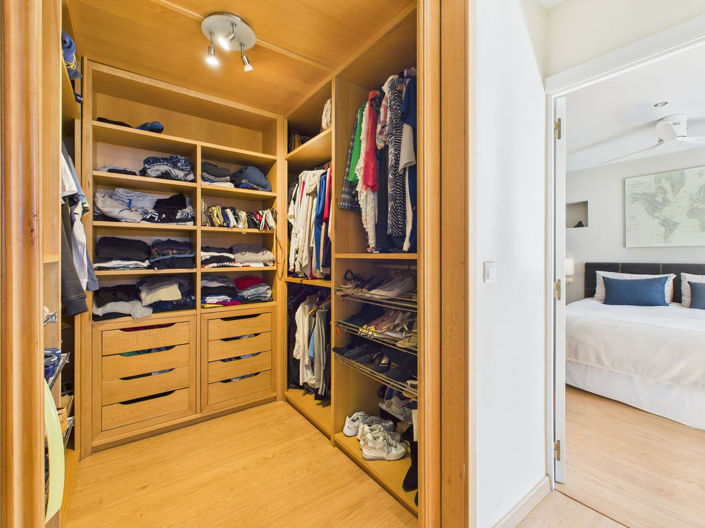 Image No.21-6 Bed House for sale