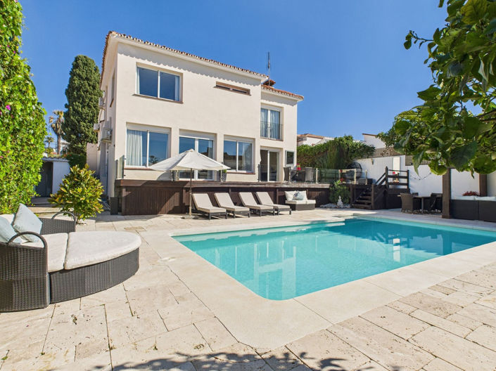 Image No.36-6 Bed House for sale
