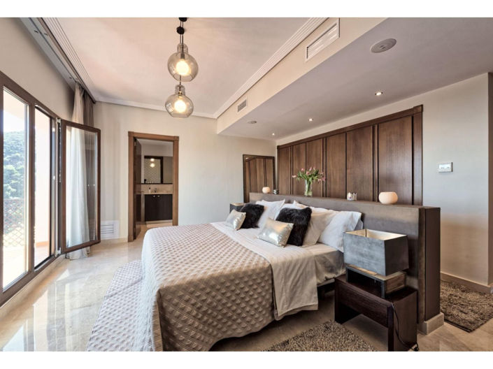 Image No.10-5 Bed House for sale