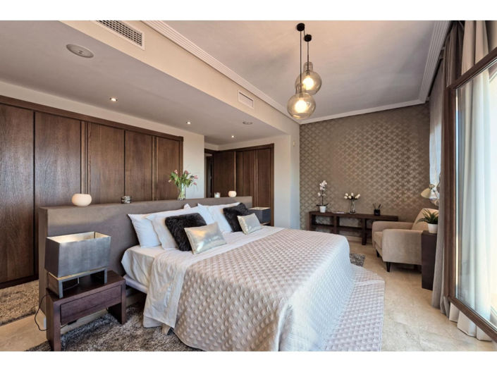 Image No.11-5 Bed House for sale