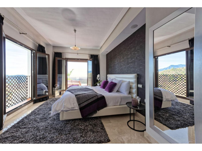 Image No.16-5 Bed House for sale