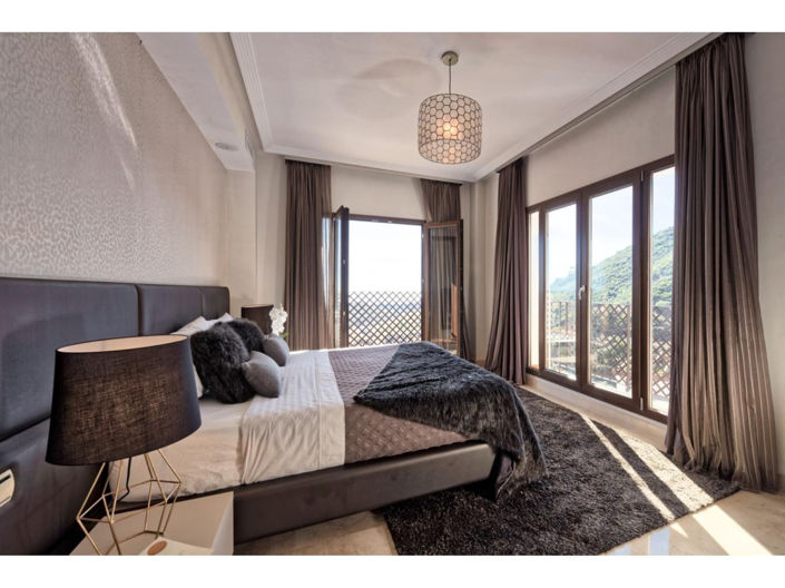 Image No.19-5 Bed House for sale