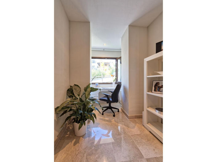 Image No.26-5 Bed House for sale