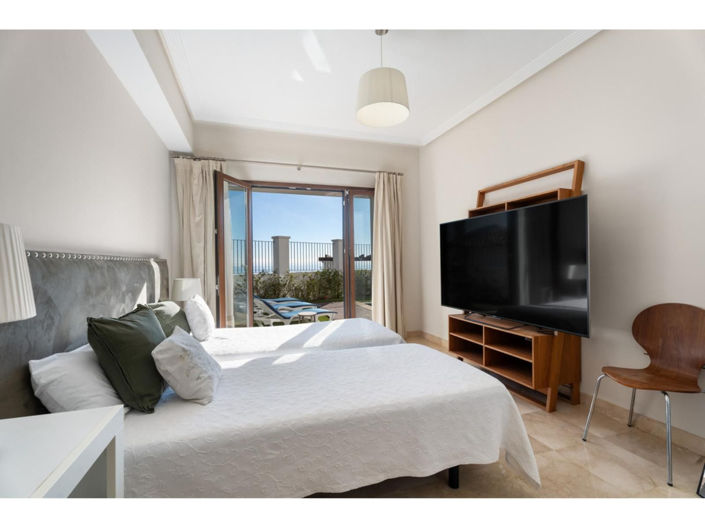 Image No.29-5 Bed House for sale