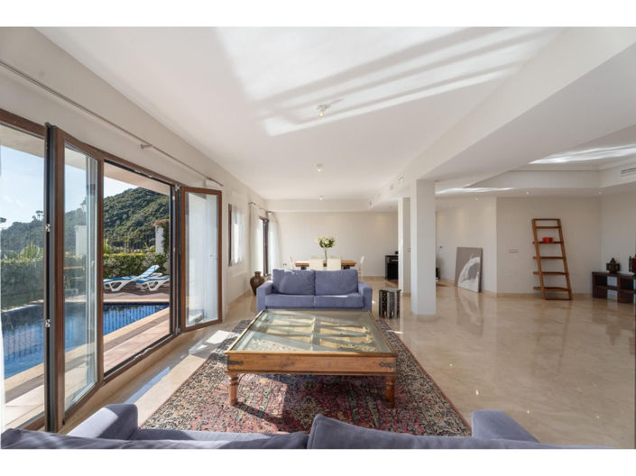 Image No.33-5 Bed House for sale