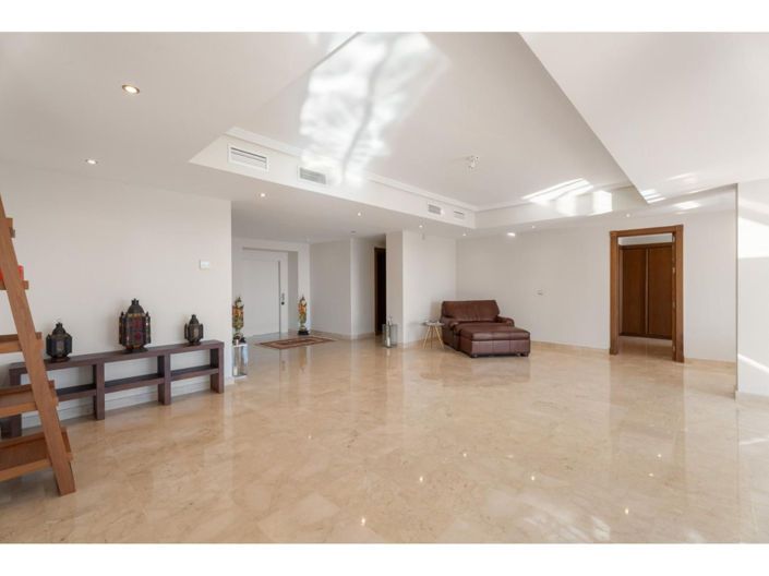 Image No.35-5 Bed House for sale