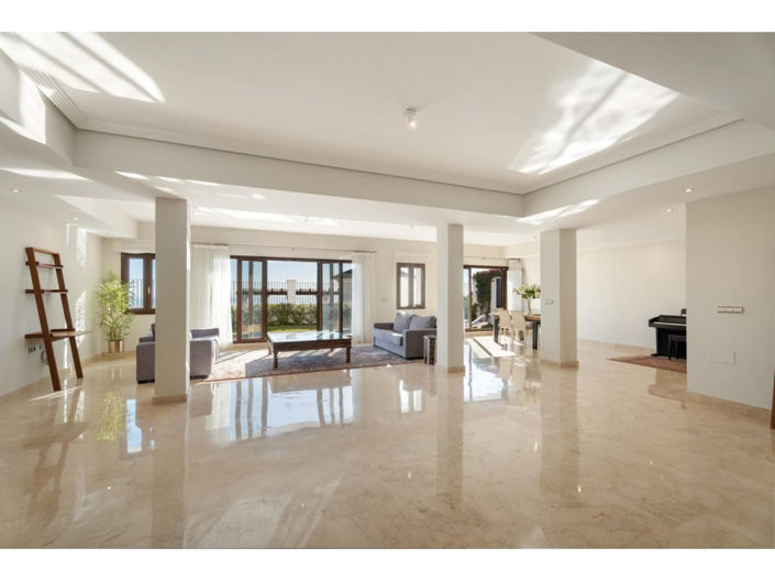 Image No.36-5 Bed House for sale