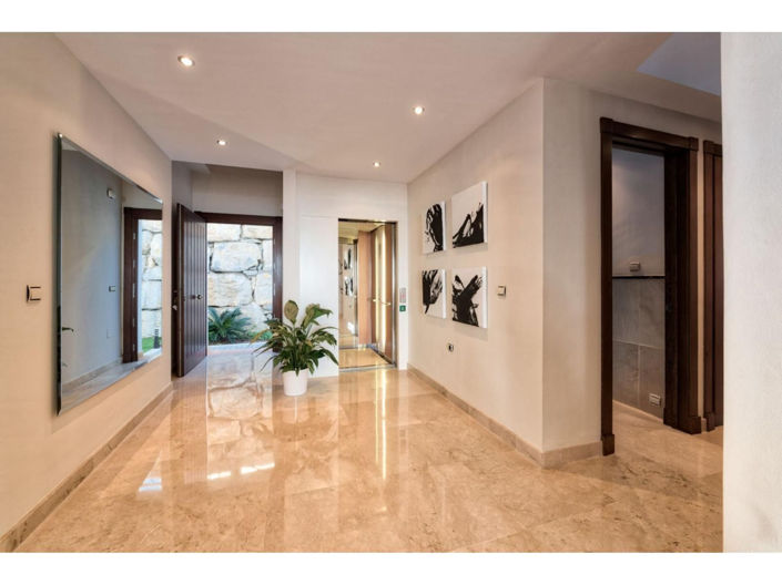 Image No.41-5 Bed House for sale