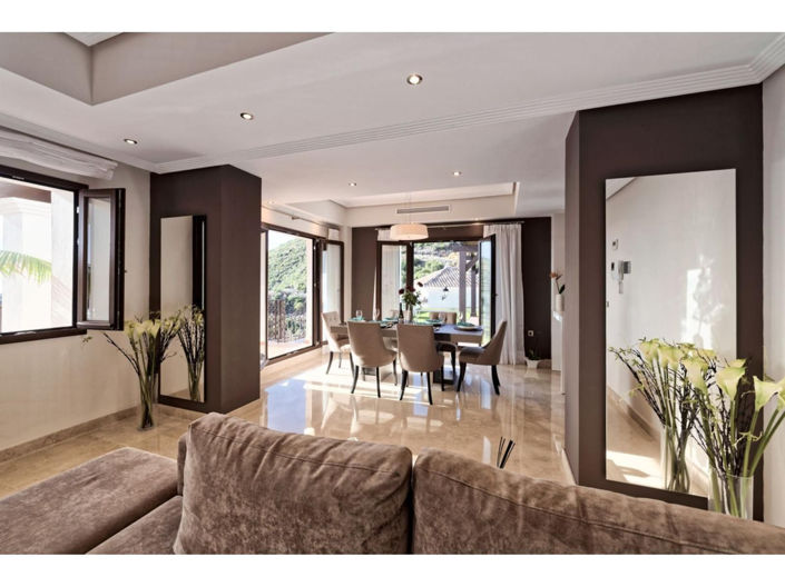 Image No.44-5 Bed House for sale
