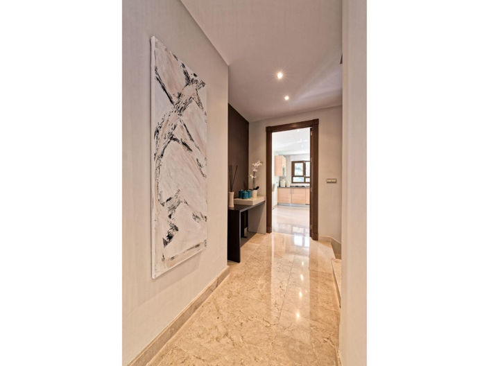 Image No.6-5 Bed House for sale