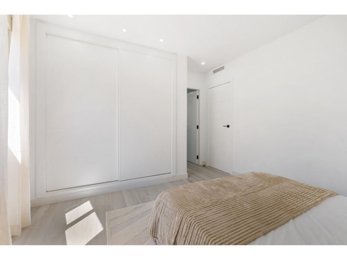 Image No.13-3 Bed Apartment for sale