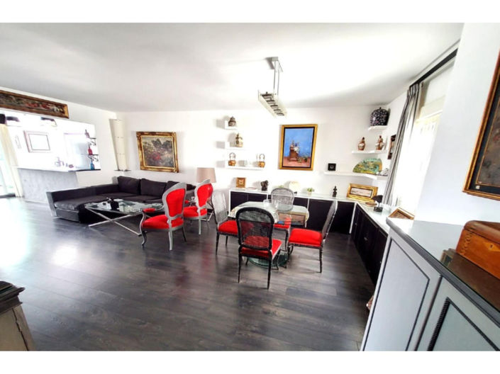Image No.14-3 Bed Apartment for sale