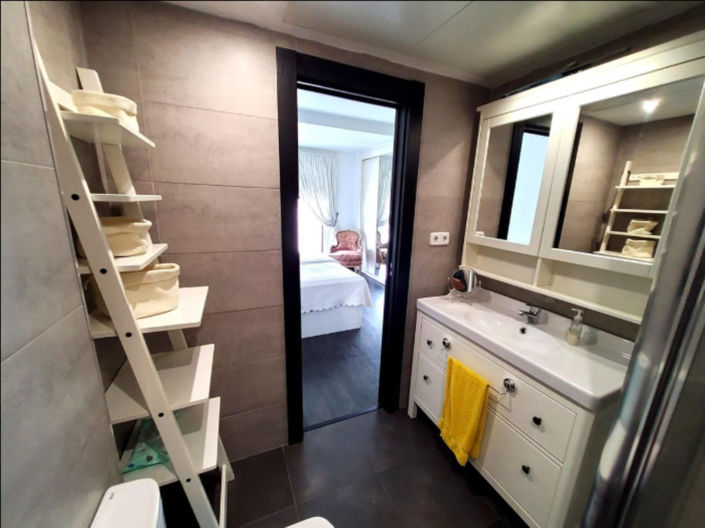 Image No.21-3 Bed Apartment for sale