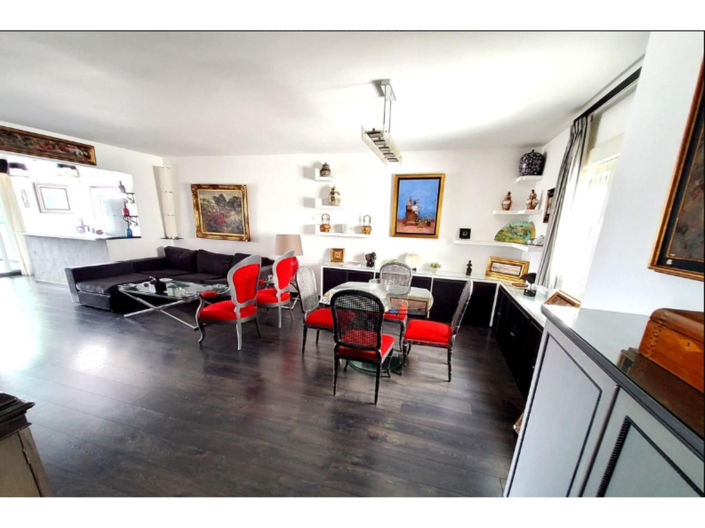 Image No.3-3 Bed Apartment for sale