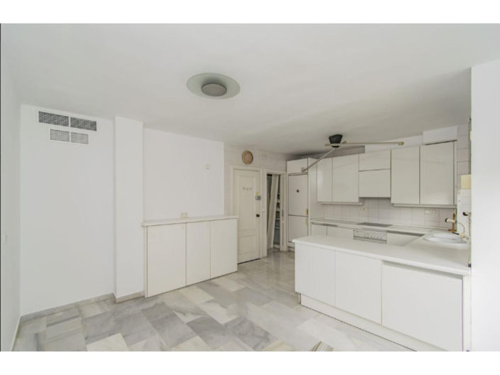 Image No.12-4 Bed Apartment for sale
