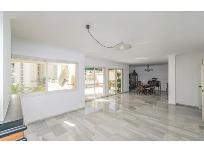 Image No.4-4 Bed Apartment for sale