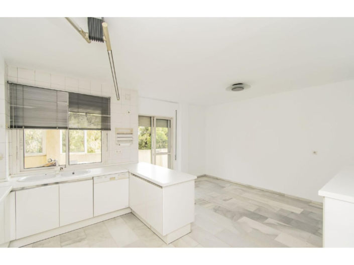 Image No.9-4 Bed Apartment for sale