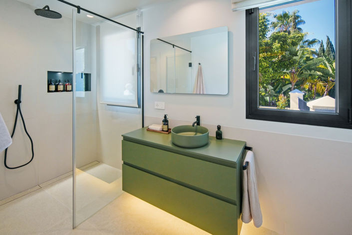 Image No.28-5 Bed House for sale