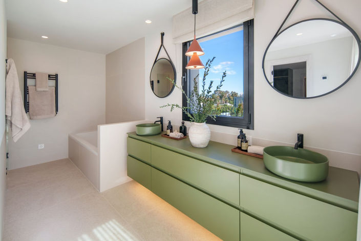 Image No.38-5 Bed House for sale