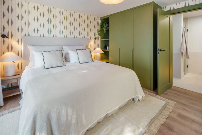 Image No.42-5 Bed House for sale