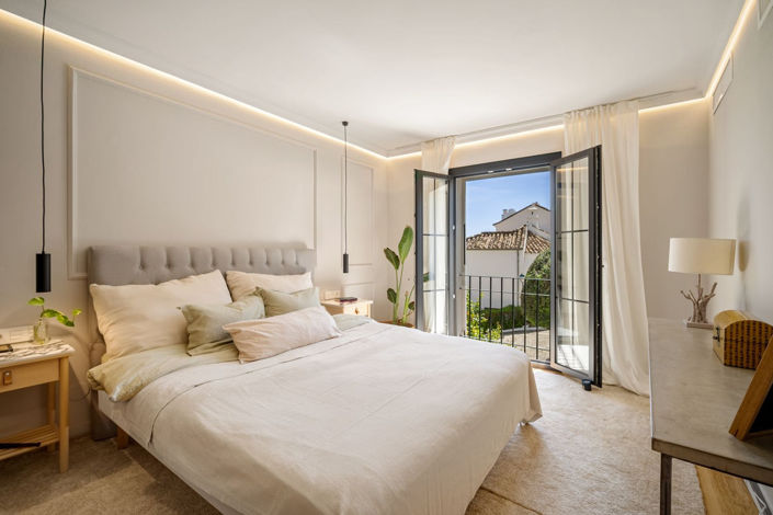 Image No.27-4 Bed House for sale