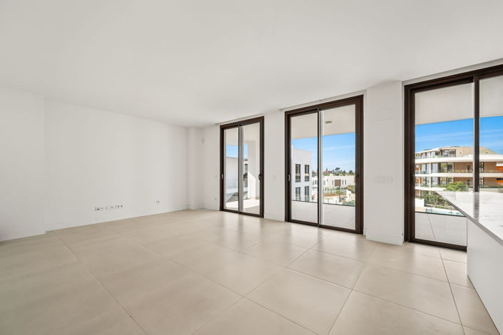 Image No.8-3 Bed Apartment for sale