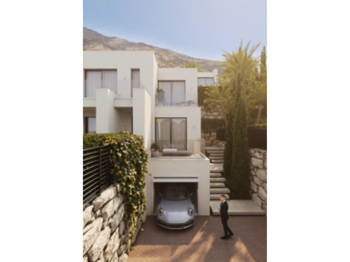 Image No.18-4 Bed House for sale