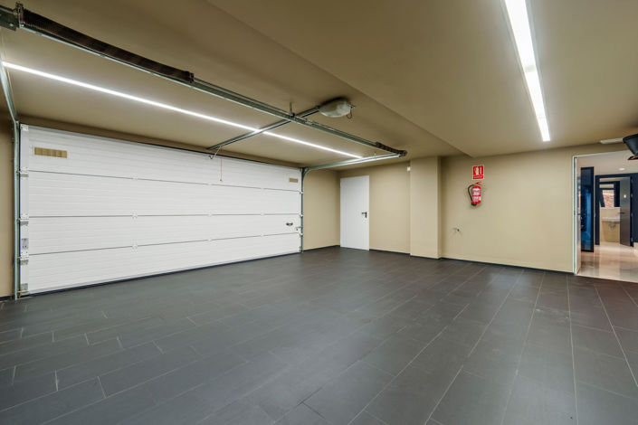 Image No.25-6 Bed House for sale