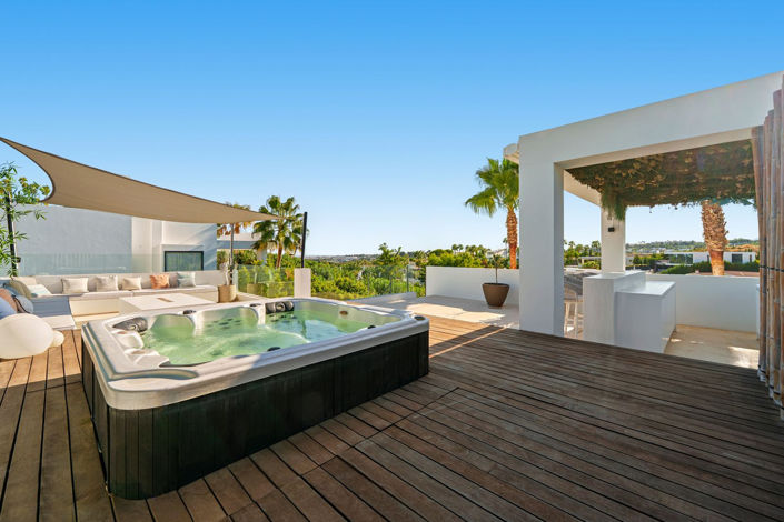 Image No.31-6 Bed House for sale
