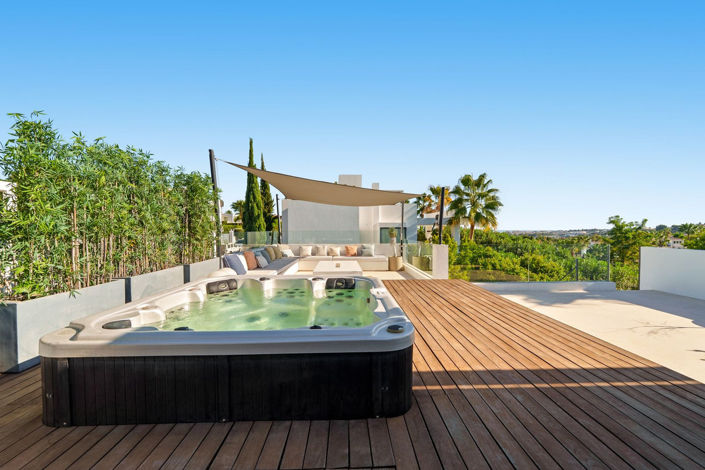 Image No.32-6 Bed House for sale