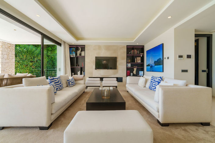 Image No.40-6 Bed House for sale
