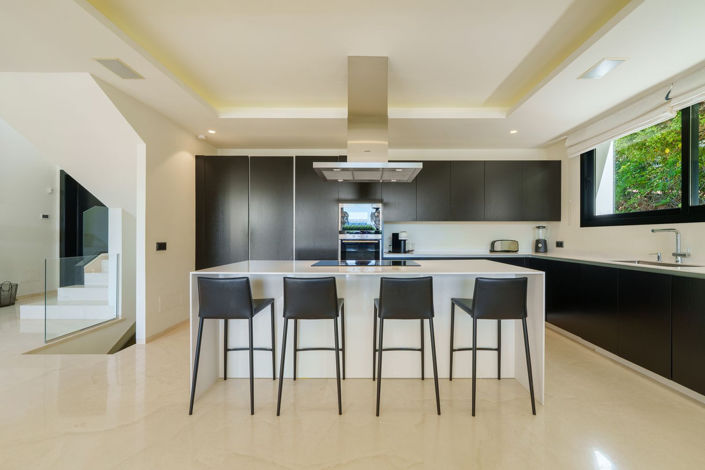 Image No.6-6 Bed House for sale