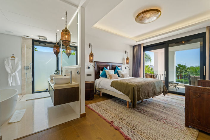 Image No.13-6 Bed House for sale