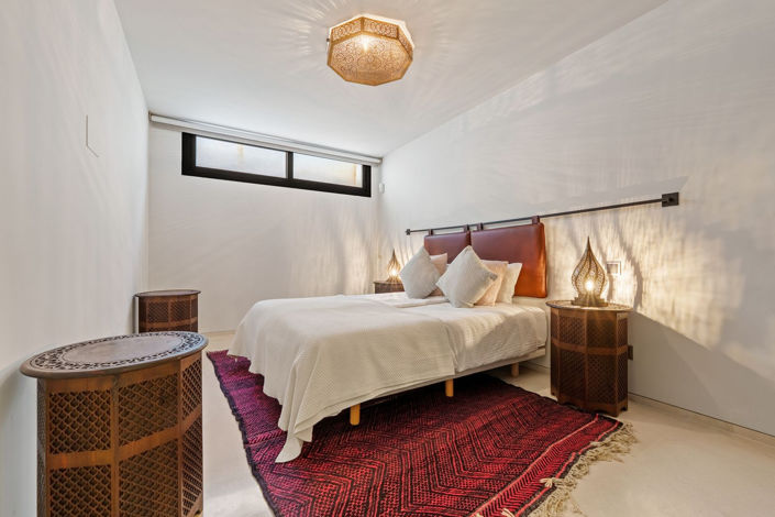 Image No.23-6 Bed House for sale