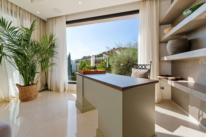 Image No.27-6 Bed House for sale