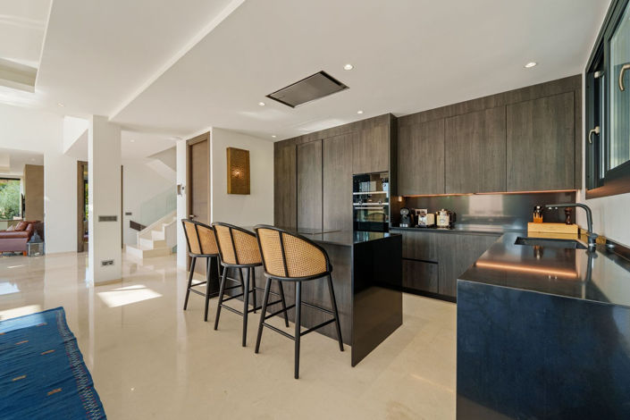 Image No.3-6 Bed House for sale