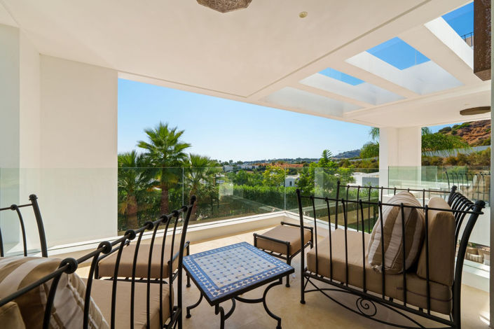 Image No.33-6 Bed House for sale